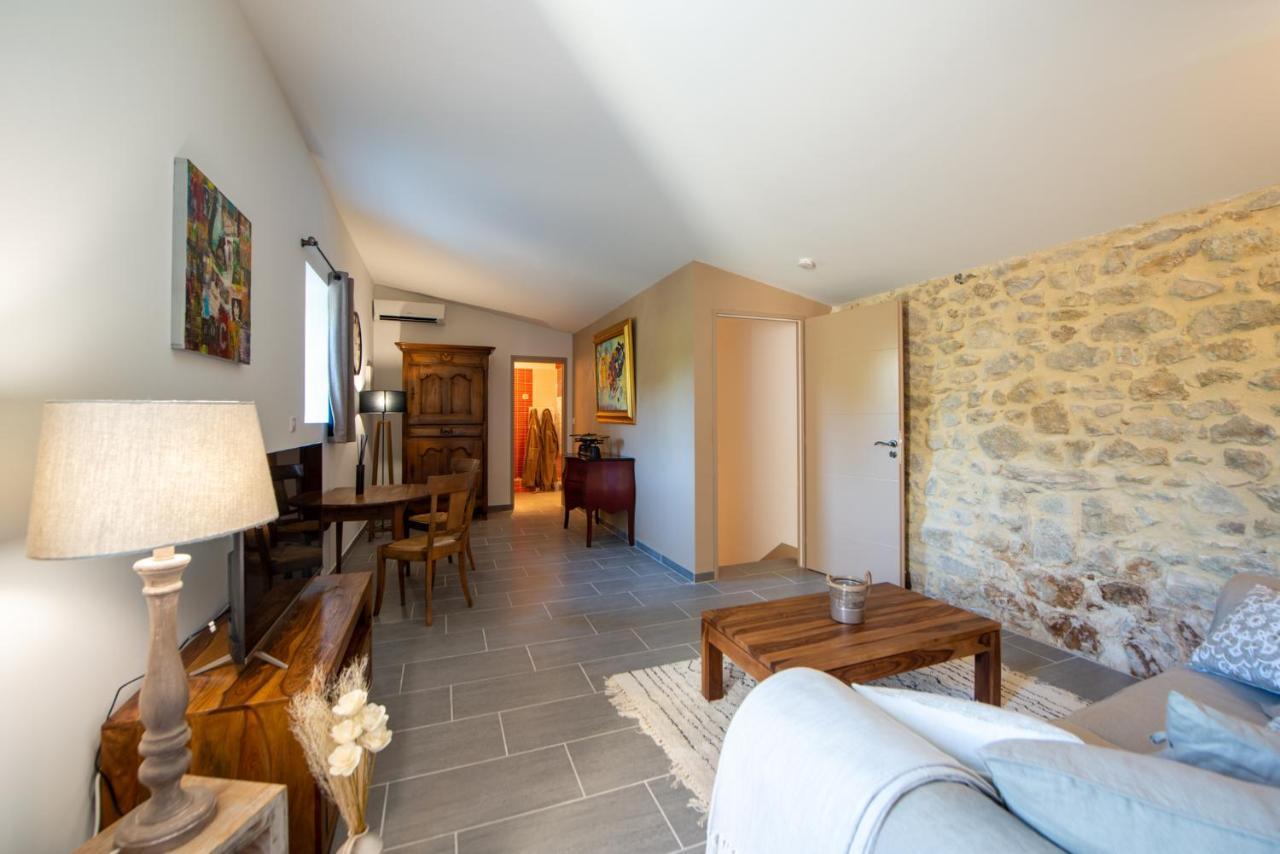 La Maison De Livia, Gite, Chambres Et Table D'Hotes, Entre Uzes Et Nimes Sauzet (Gard) Exterior photo
